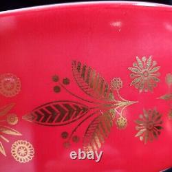 Pyrex Golden Poinsettias 1961 Casserole Dish & Lid #045 Christmas 2 1/2 Quarts