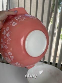 Pyrex Pink And White Gooseberry Cinderella Bowl Set 441-444. Beautiful