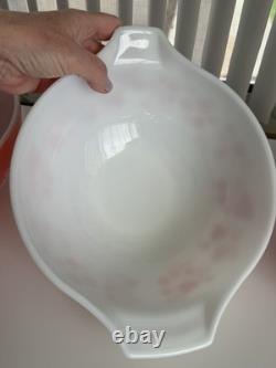 Pyrex Pink And White Gooseberry Cinderella Bowl Set 441-444. Beautiful