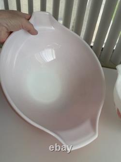 Pyrex Pink And White Gooseberry Cinderella Bowl Set 441-444. Beautiful