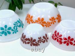 RARE FIND AGEE PYREX'Daisy Chain' Nesting Bowl Set complete
