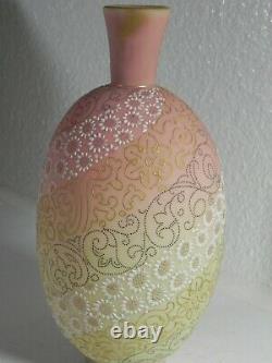 RARE Mt Washington Burmese Glass 9.5 Vase in LACE design Decoration, Superb