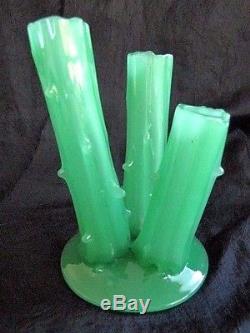 Rare Steuben Glass 3 Prong Stump Vase In Scarce Glowing Green Jadeite Color