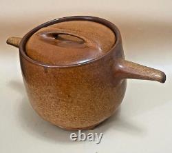 Raymor by Roseville 4 Qt Terra Cotta Handled Bean Pot with Lid and Trivet