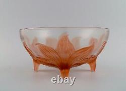 René Lalique (1860-1945), France. Rare Lys bowl on feet. 1920s