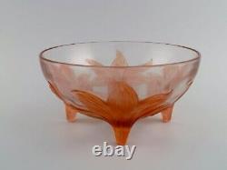 René Lalique (1860-1945), France. Rare Lys bowl on feet. 1920s