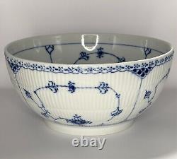 Royal Copenhagen Blue Fluted Lace #613 Salad Serving Bowl 9 1/2
