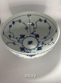 Royal Copenhagen Blue Fluted Lace #613 Salad Serving Bowl 9 1/2