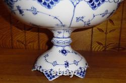 Royal Copenhagen Full Lace Porcelain 1022 Footed Salad Serving Bowl 10 7/8