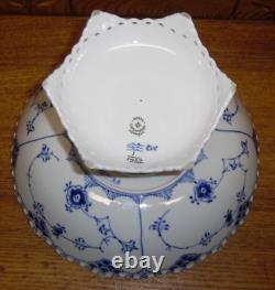 Royal Copenhagen Full Lace Porcelain 1022 Footed Salad Serving Bowl 10 7/8