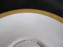 Royal Doulton Royal Gold H4980 Pattern 6 x Soup Cups & Stands