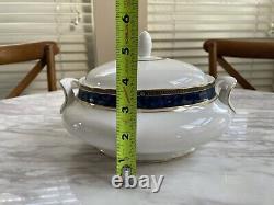 Royal Doulton STANWYCK (H5251) 7 Round Covered tureen Fine Bone China