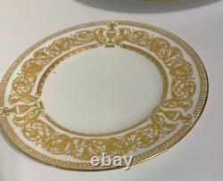 Royal Worcester Hyde Park Gold Gilt 5 Piece Plate Setting Mint