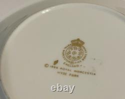 Royal Worcester Hyde Park Gold Gilt 5 Piece Plate Setting Mint