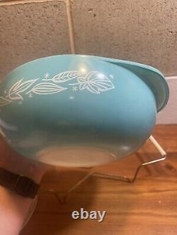 Seldom Seen Pyrex Blowing Leaves 1960 Promo Turquoise 2qt bowl /lid/024