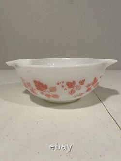 Set of 3 VINTAGE PYREX PINK GOOSEBERRY CINDERELLA Mixing Bowls #441 #443 #444