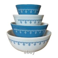 Set of 4 Vintage Pyrex Blue Garland Snowflake Nesting Mixing Bowls