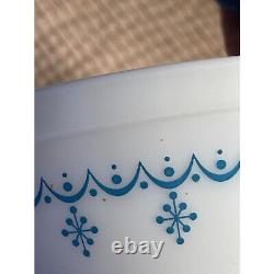 Set of 4 Vintage Pyrex Blue Garland Snowflake Nesting Mixing Bowls