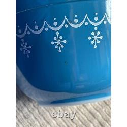 Set of 4 Vintage Pyrex Blue Garland Snowflake Nesting Mixing Bowls