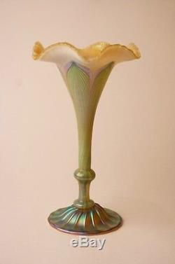 Signed Quezal Flower Form Pulled Feather Art Glass Vase NR