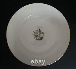 Spode Christmas Rose Centerpiece/ Lge Serving Bowl 9 1/2 inches diameter Y8560-S