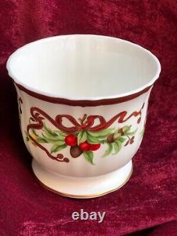 Tiffany & Co. Tiffany Holiday Cachepot 5 Inch Height Garland Ribbon Floral Japan