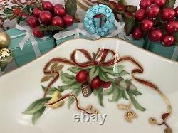 Tiffany&Co Tiffany Holiday Garland Bowl Nut Dish Gold Trim Berries 5 1/8Square