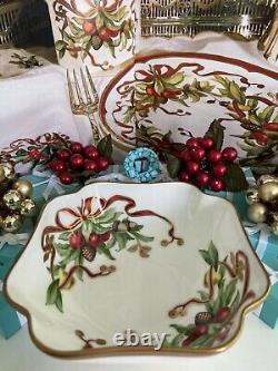 Tiffany&Co Tiffany Holiday Garland Bowl Nut Dish Gold Trim Berries 5 1/8Square