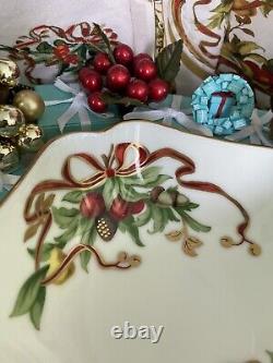 Tiffany&Co Tiffany Holiday Garland Bowl Nut Dish Gold Trim Berries 5 1/8Square