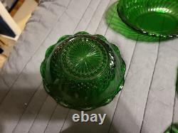 VINTAGE Anchor Hocking Forest Green 39 Pcs Beautiful And Great Condition
