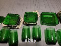 VINTAGE Anchor Hocking Forest Green 39 Pcs Beautiful And Great Condition