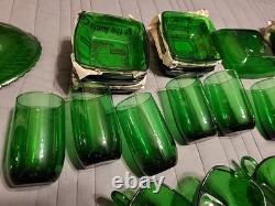VINTAGE Anchor Hocking Forest Green 39 Pcs Beautiful And Great Condition
