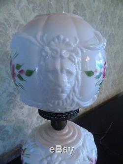 VINTAGE HEDCO LION HEAD Roses MILK GLASS PARLOR TABLE LAMP GWTW