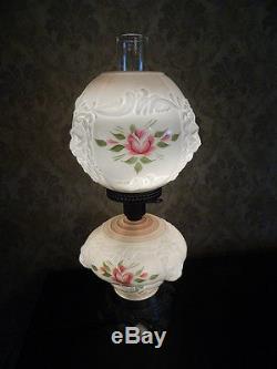 VINTAGE HEDCO LION HEAD Roses MILK GLASS PARLOR TABLE LAMP GWTW