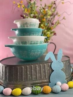 VINTAGE PYREX Amish Butterprint Set of 4 Turquoise Cinderella Nesting bowls