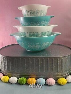VINTAGE PYREX Amish Butterprint Set of 4 Turquoise Cinderella Nesting bowls