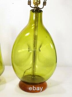 VTG Mid Century BLENKO LP-11 TABLE LAMP PAIR in CHARTREUSE Pinched ART GLASS