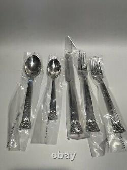 Vera Wang Stainless Soie 5pc New In Box