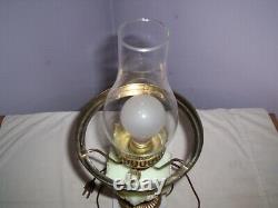 Vintage Fenton 19 student lamp Daisy`s on custard #9308 1976 1981