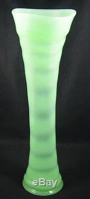 Vintage Fenton Art Glass Jade Green Stretch Ring Optic Vase
