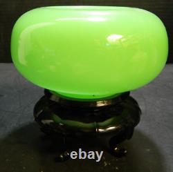 Vintage Fenton Jade Green Bowl with 5 Leg Black Stand 5.88 x 5.75 Excellent