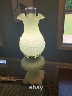 Vintage Fenton'uranium''vaseline' Custard Satin electric Hurricane Table Lamp