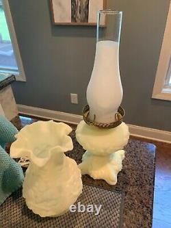 Vintage Fenton'uranium''vaseline' Custard Satin electric Hurricane Table Lamp