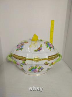 Vintage HEREND QUEEN VICTORIA OVAL TUREEN 1014 VB0 Handpainted