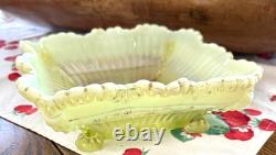 Vintage NORTHWOOD ALASKA Yellow Vaseline Uranium Opalescent Glass Master Bowl