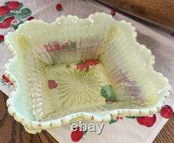 Vintage NORTHWOOD ALASKA Yellow Vaseline Uranium Opalescent Glass Master Bowl