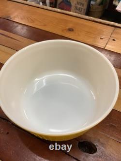 Vintage Pyrex #24 Primary Yellow Souffle Dish Hard To Find 2.5 Quart