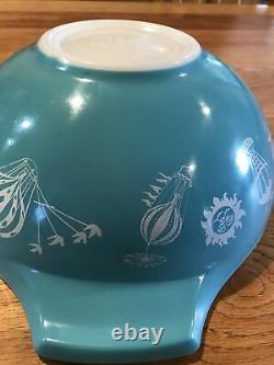 Vintage Pyrex 444 Hot Air Balloons Cinderella Bowl Turquoise And White