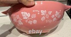 Vintage Pyrex Pink Gooseberry Set Nesting Bowls Snowflake Blue Divided Dish Set