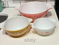 Vintage Pyrex Pink Gooseberry Set Nesting Bowls Snowflake Blue Divided Dish Set